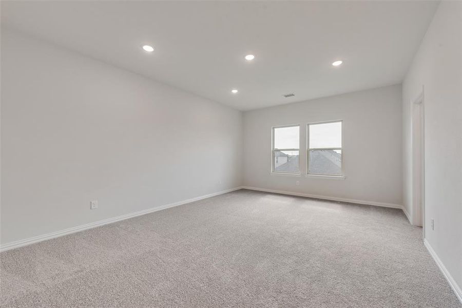 Spacious, unfurnished interior of a new home in Spiritas Ranch, Little Elm (Image 13).