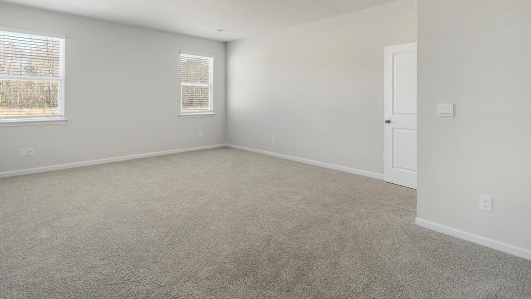 Spacious, unfurnished interior of a new home in The Preserve at Tidewater, Sneads Ferry (Image 18).