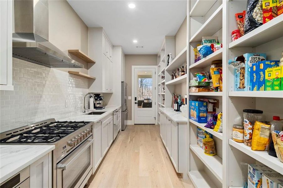 Furnished interior view inside a new home in , Alpharetta (Image 21).