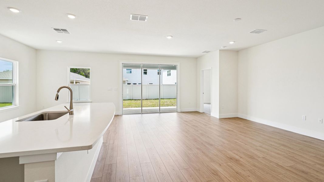 Representative unfurnished interior of a home built from the Lantana by D.R. Horton in Tartan Farms at Winding Oaks, Ocala (Image 19).
