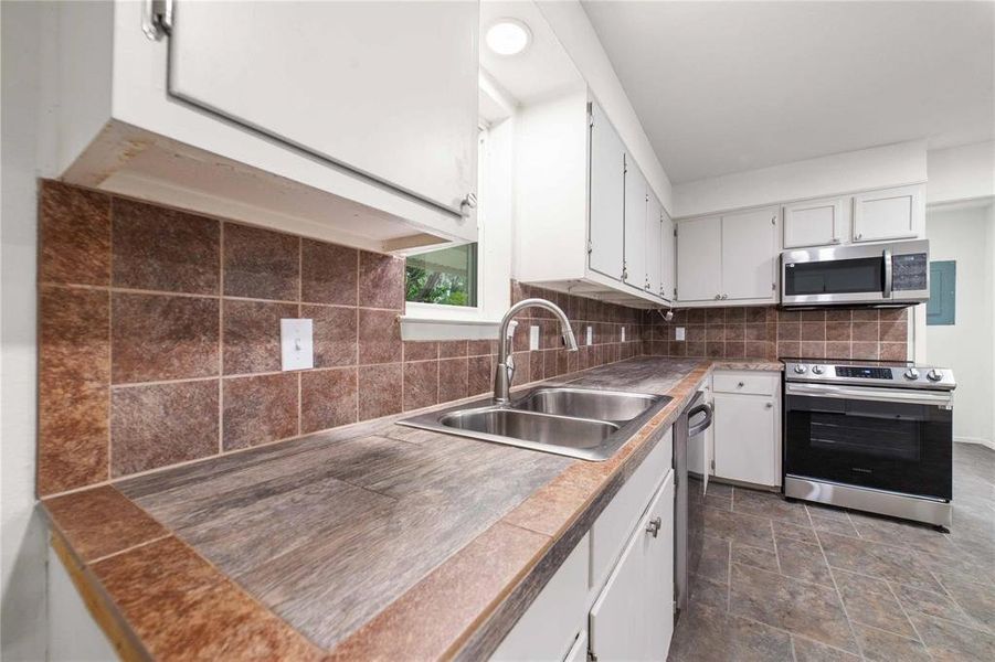 Furnished interior view inside a new home in , Brownwood (Image 4).