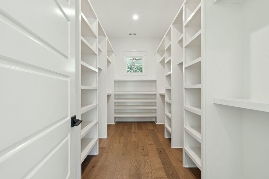 Spacious, unfurnished interior of a new home in , Johns Island (Image 55).