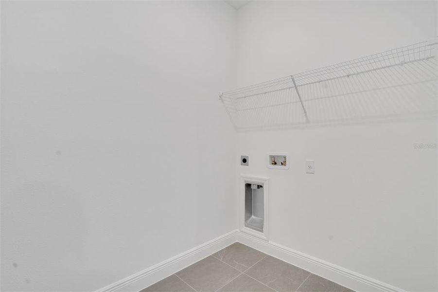 Spacious, unfurnished interior of a new home in Reserve at Hammock Oaks, Lady Lake (Image 32). Spacious, unfurnished interior of a new home in Reserve at Hammock Oaks, Lady Lake (Image 32).