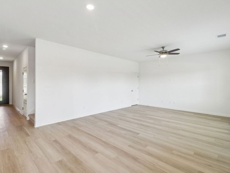 Spacious, unfurnished interior of a new home in Royal Crest, San Antonio (Image 10). Spacious, unfurnished interior of a new home in Royal Crest, San Antonio (Image 10).