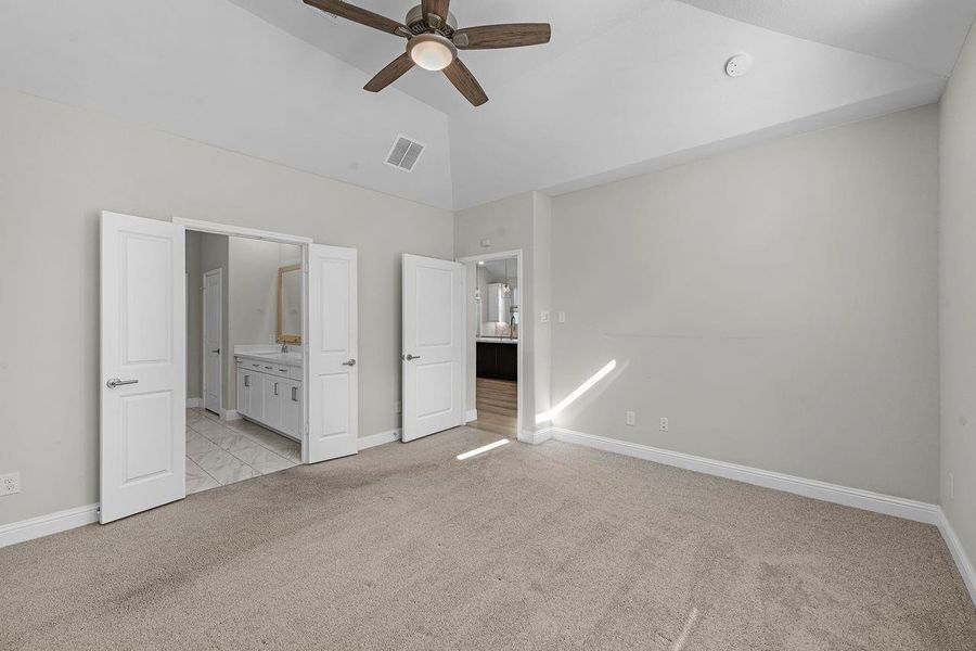 Spacious, unfurnished interior of a new home in , Humble (Image 15).