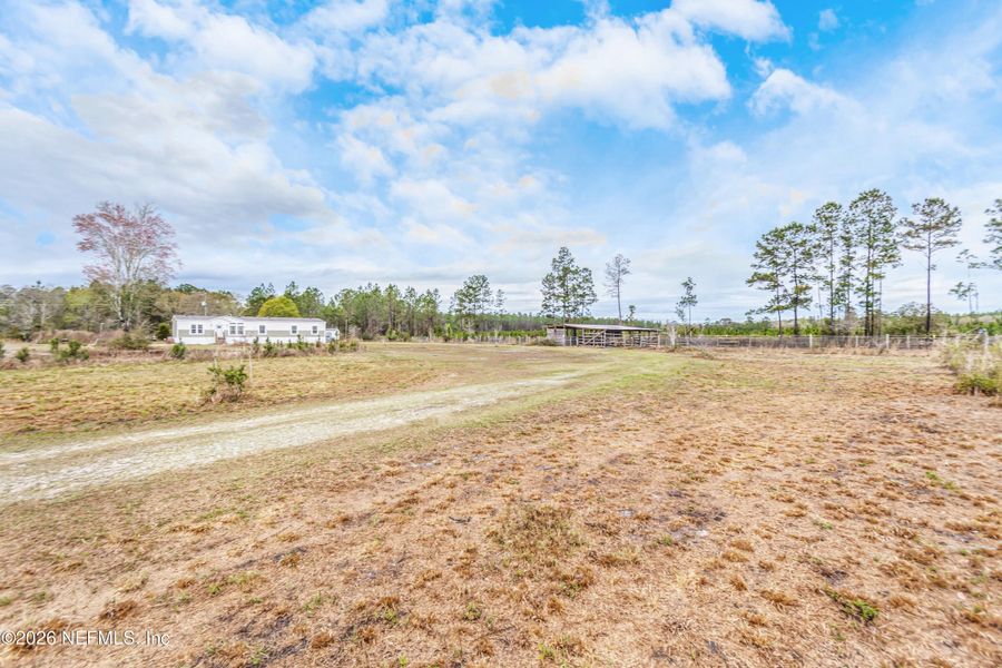 Natural landscape and outdoor views near in Glen St. Mary (Image 48). Natural landscape and outdoor views near in Glen St. Mary (Image 48).