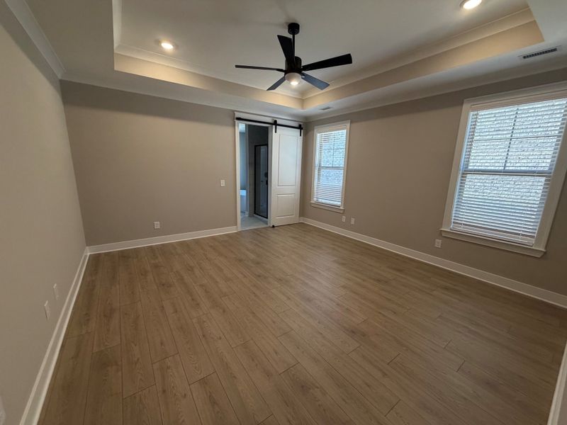 Spacious, unfurnished interior of a new home in Bluebird Hollow at Autumn Ridge, Spring Hill (Image 16).