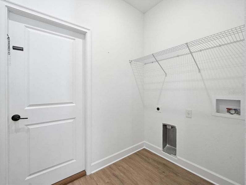 Spacious, unfurnished interior of a new home in , Spring Hill (Image 37).