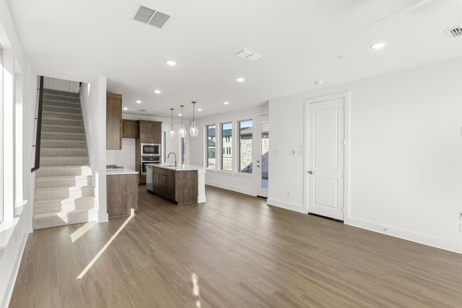 Spacious, unfurnished interior of a new home in Union Park, Little Elm (Image 17).