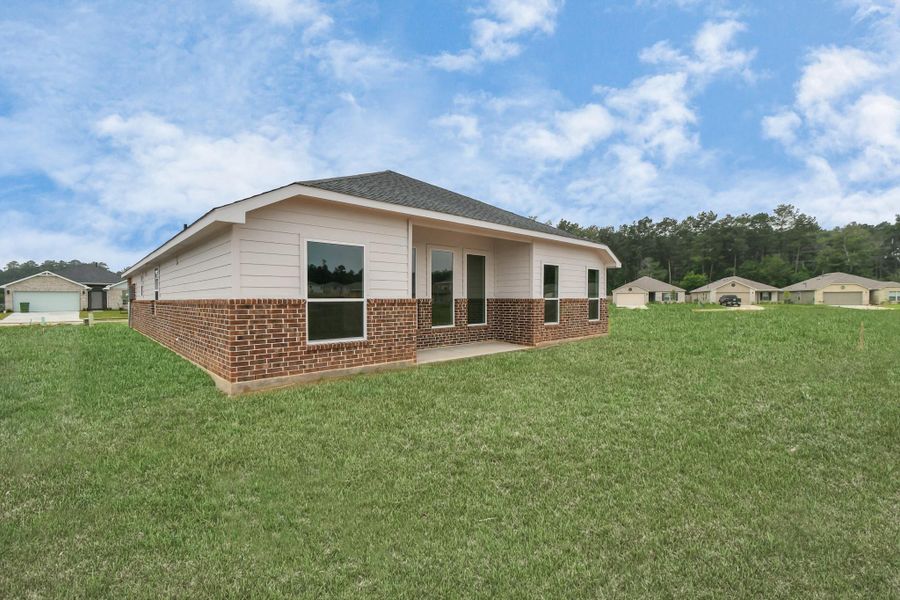 Exterior details and patio area of a home in Grand Oaks Reserve, Cleveland (Image 28). Exterior details and patio area of a home in Grand Oaks Reserve, Cleveland (Image 28).