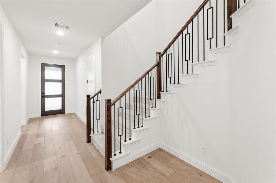 Spacious, unfurnished interior of a new home in Willow Wood, McKinney (Image 17).