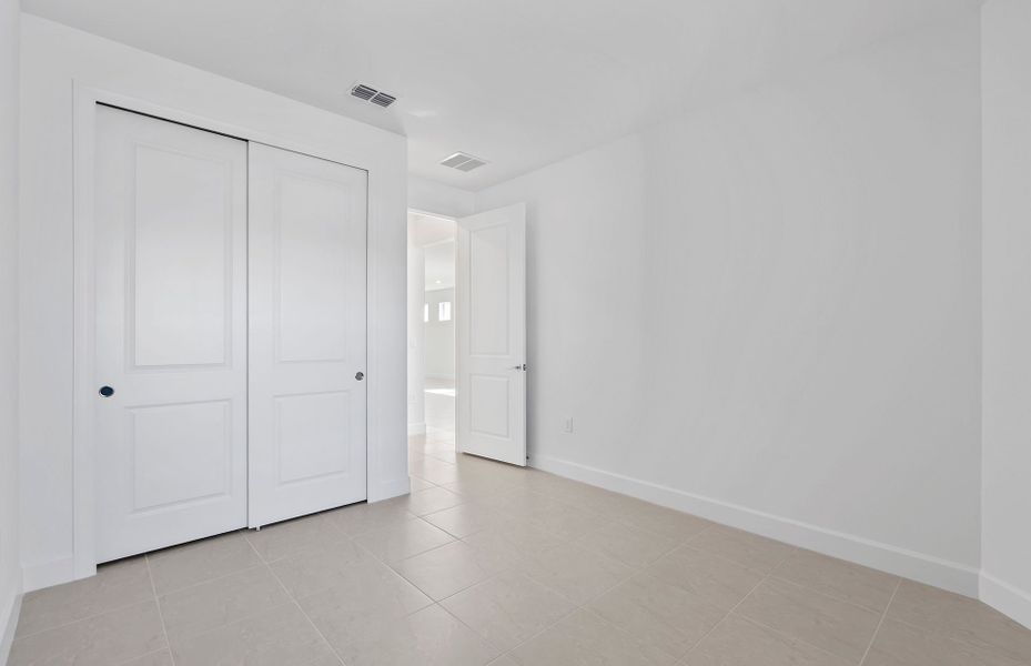 Spacious, unfurnished interior of a new home in Legacy Groves, Nokomis (Image 16).