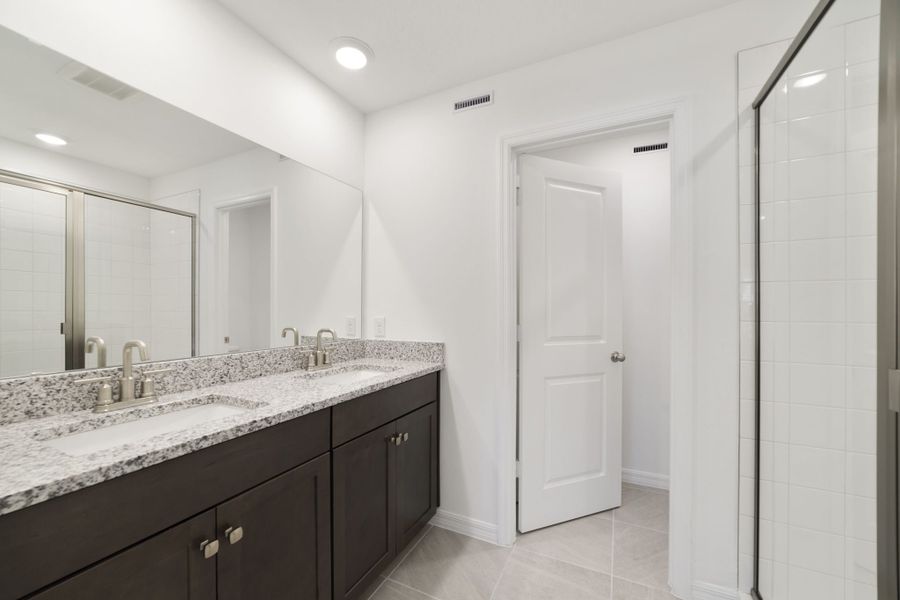 Furnished interior view inside a new home in Towns at Greenleaf, Oviedo (Image 11).