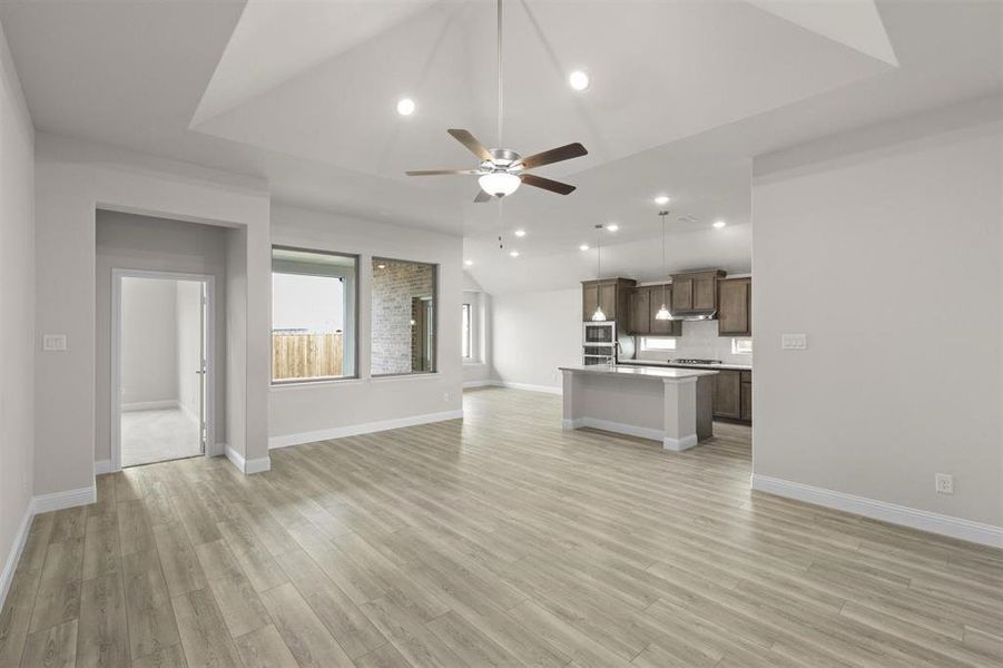 Coppel_02_Representative Photo