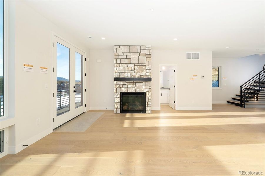 Spacious, unfurnished interior of a new home in , Winter Park (Image 30).