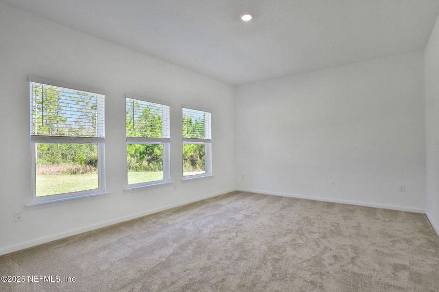 Spacious, unfurnished interior of a new home in , Green Cove Springs (Image 41).