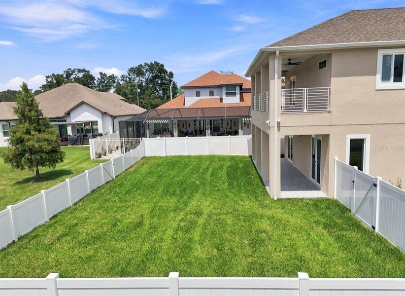 Exterior details and patio area of a home in , Tampa (Image 48).