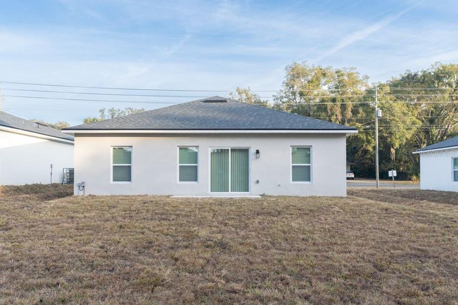 Exterior details and patio area of a home in , Apopka (Image 16).