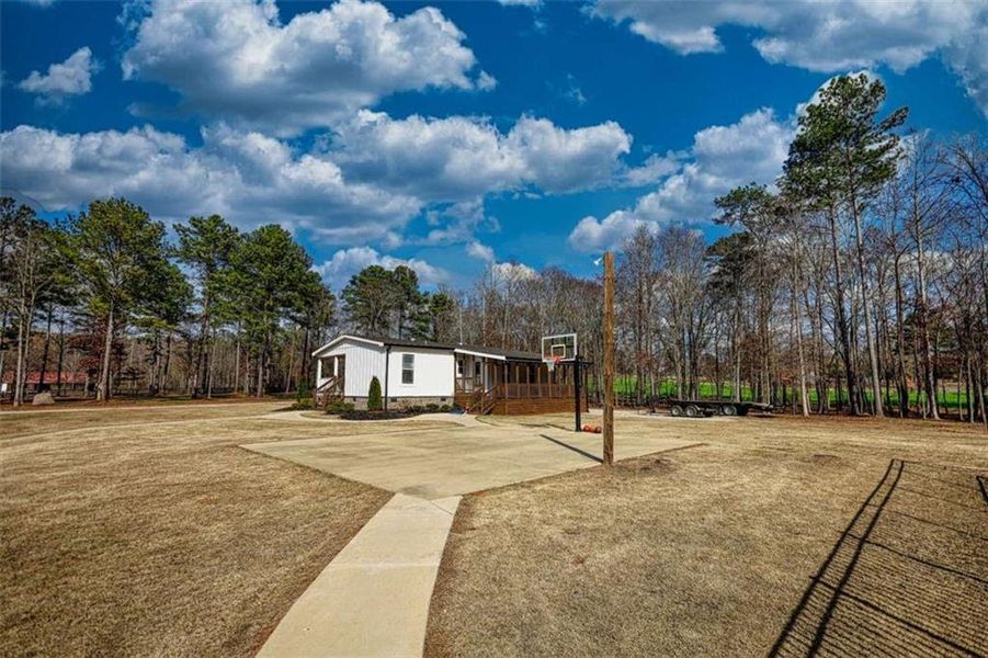 Community amenities in , Good Hope (Image 64).