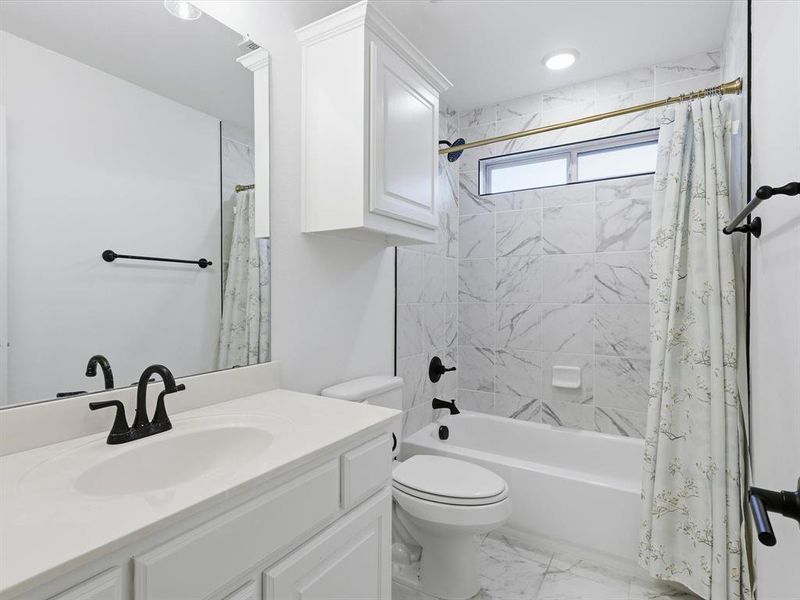 Furnished interior view inside a new home in , Mansfield (Image 27).