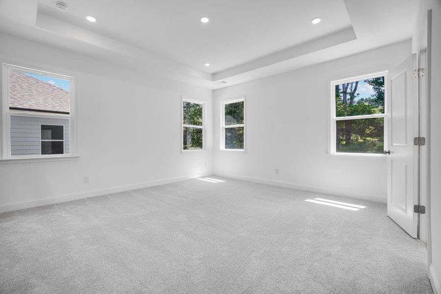 Spacious, unfurnished interior of a new home in Bailey Fence, Dacula (Image 31).