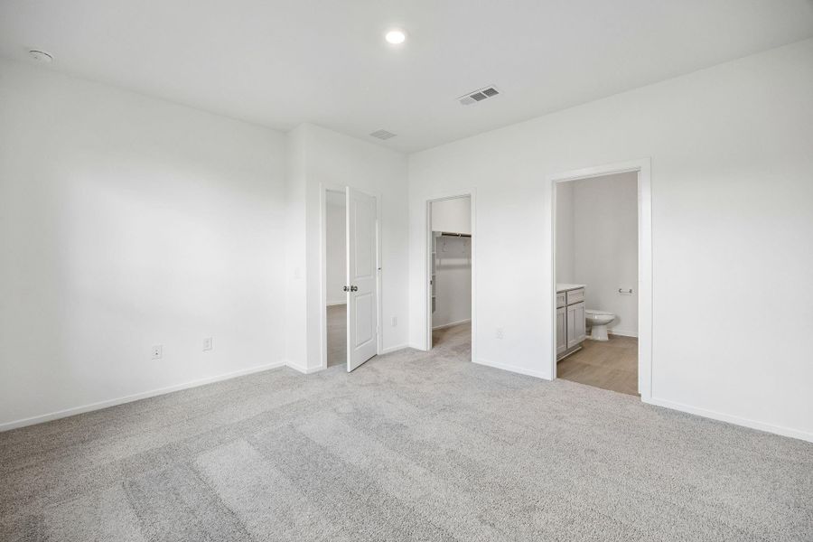 Spacious, unfurnished interior of a new home in Mavera, Conroe (Image 28).
