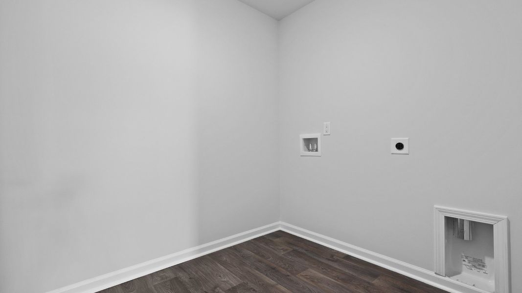 Spacious, unfurnished interior of a new home in Grand Oaks, Columbia (Image 20).