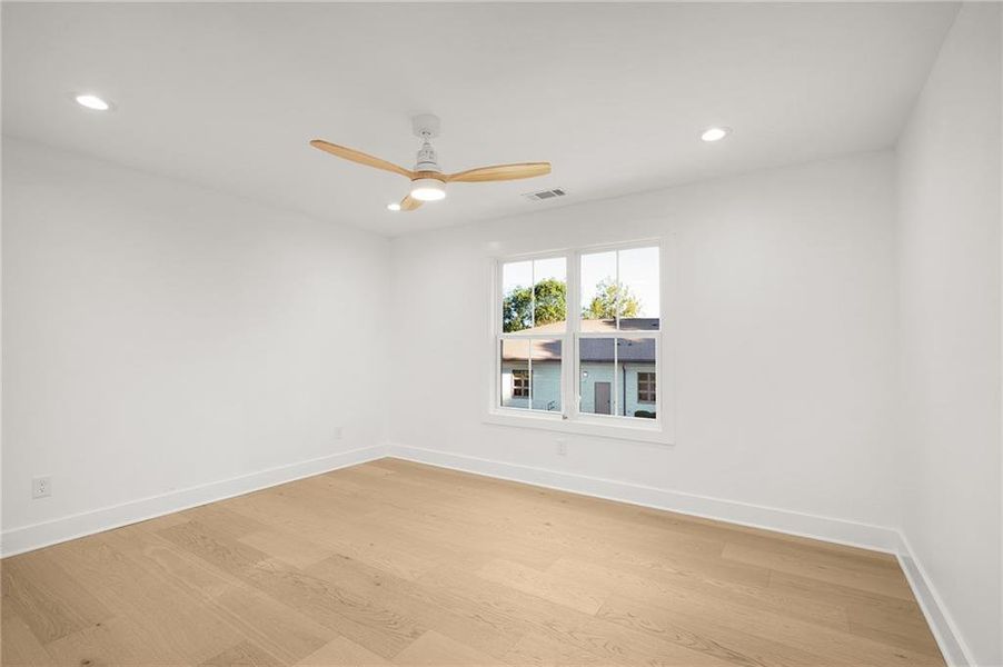 Spacious, unfurnished interior of a new home in , Calhoun (Image 21).