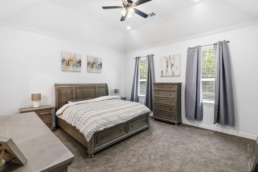 Furnished interior view inside a new home in , Anahuac (Image 30).