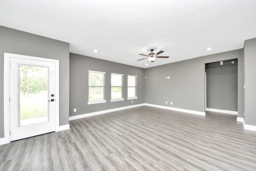 Spacious, unfurnished interior of a new home in , Waller (Image 20).