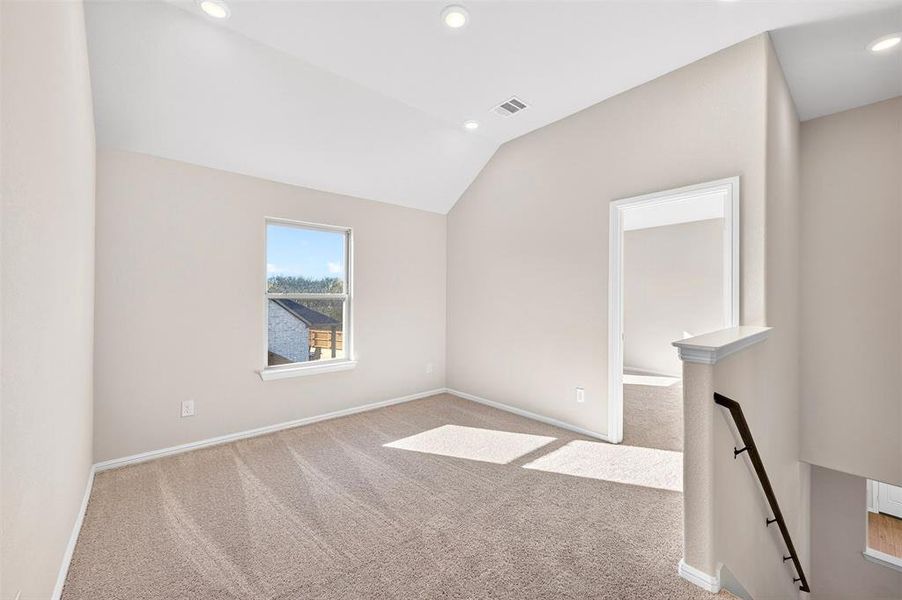 Spacious, unfurnished interior of a new home in Forest Park, Princeton (Image 21).