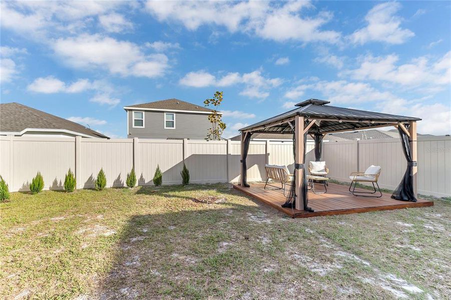 Exterior details and patio area of a home in Peace Creek Reserve, Winter Haven (Image 3).