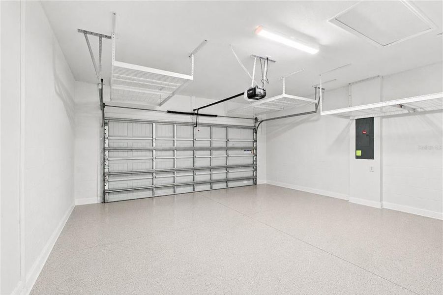 Spacious, unfurnished interior of a new home in , Venice (Image 41).
