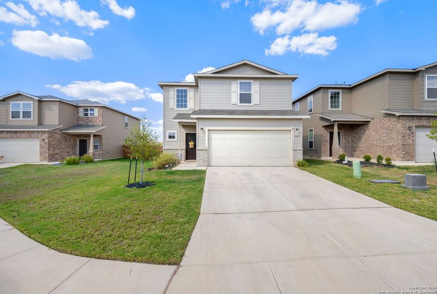 Image 19 of a home in Cinco Lakes. Image 19 of a home in Cinco Lakes.