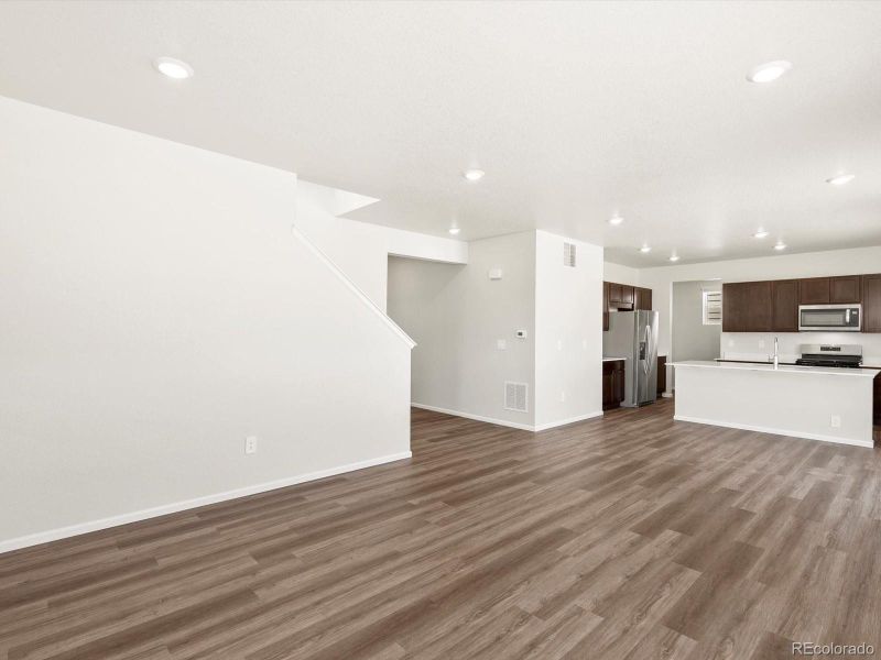 Spacious, unfurnished interior of a new home in Hidden Valley Farm, Severance (Image 13).