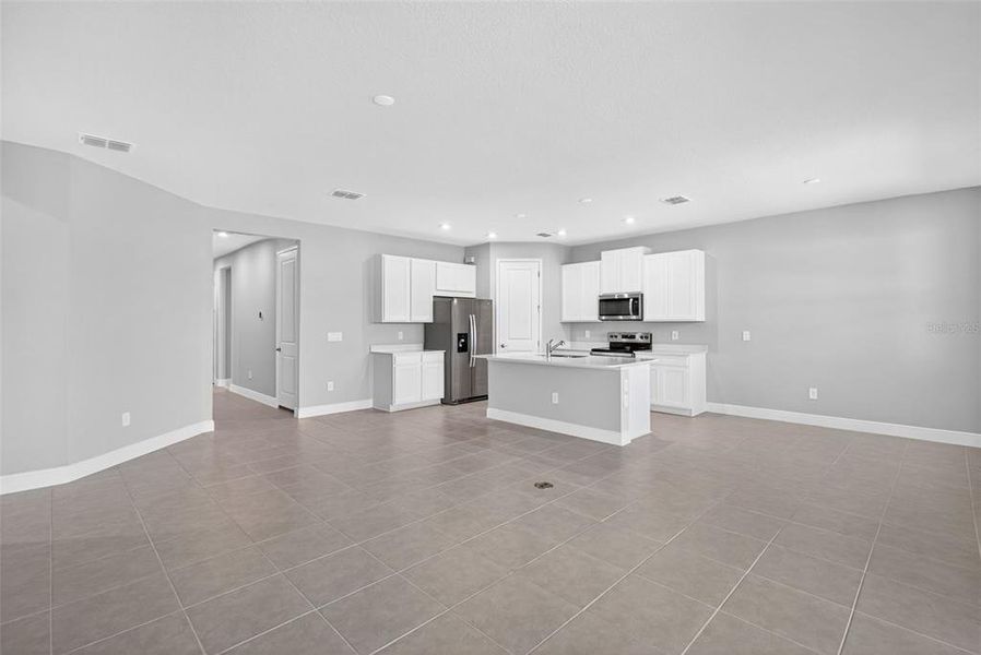 Spacious, unfurnished interior of a new home in Windwater, Parrish (Image 15).