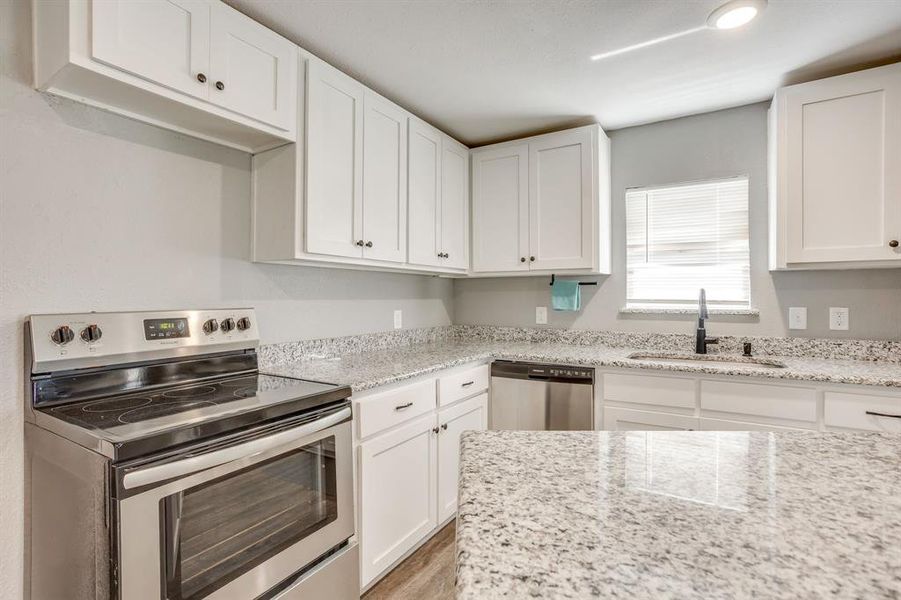 Furnished interior view inside a new home in , Mineral Wells (Image 10).