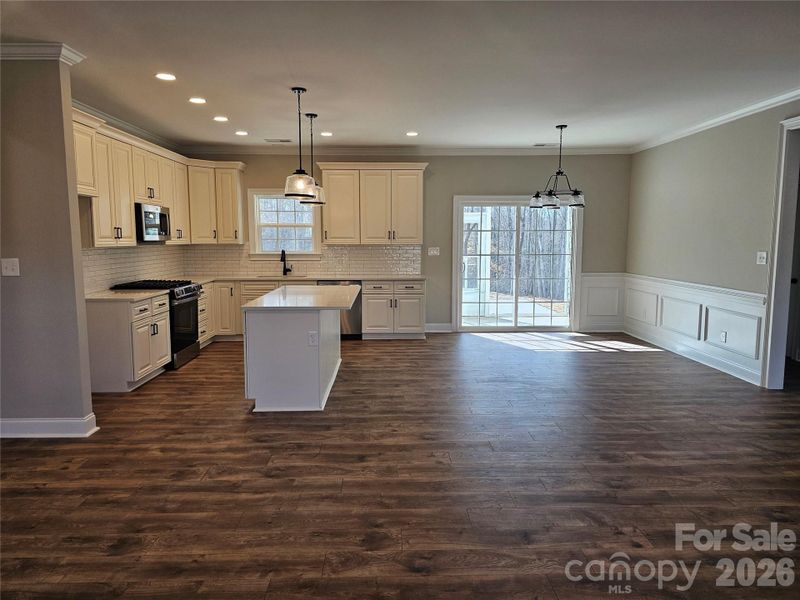 Spacious, unfurnished interior of a new home in , Lancaster (Image 7).