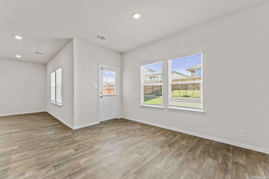 Spacious, unfurnished interior of a new home in Applewood, San Antonio (Image 15). Spacious, unfurnished interior of a new home in Applewood, San Antonio (Image 15).