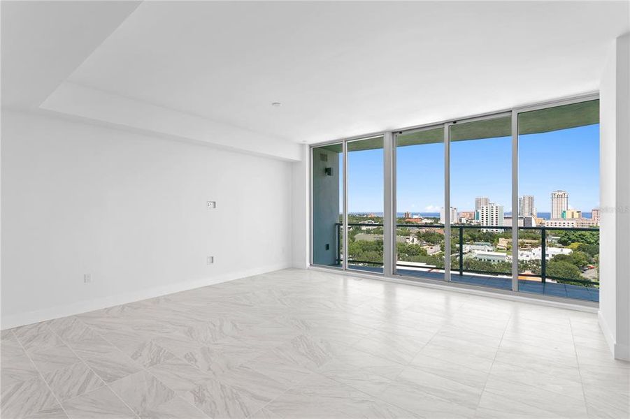 Spacious, unfurnished interior of a new home in , St. Petersburg (Image 66).