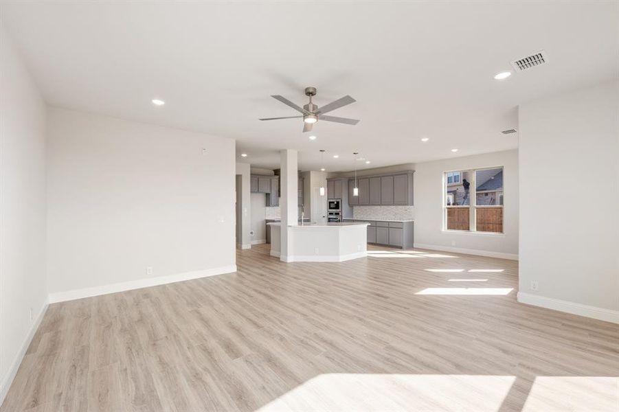 Spacious, unfurnished interior of a new home in El Dorado, Granbury (Image 25).