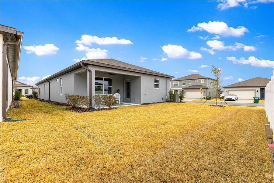 Exterior details and patio area of a home in Pioneer Ranch, Ocala (Image 4).
