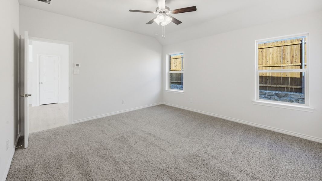 Spacious, unfurnished interior of a new home in Winchester Crossing, Princeton (Image 6).
