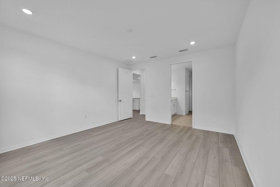 Spacious, unfurnished interior of a new home in Del Webb Nocatee, Ponte Vedra (Image 16).