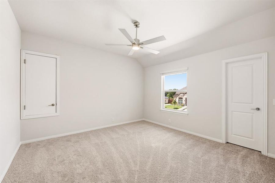 Spacious, unfurnished interior of a new home in Hayes Crossing, Midlothian (Image 37).