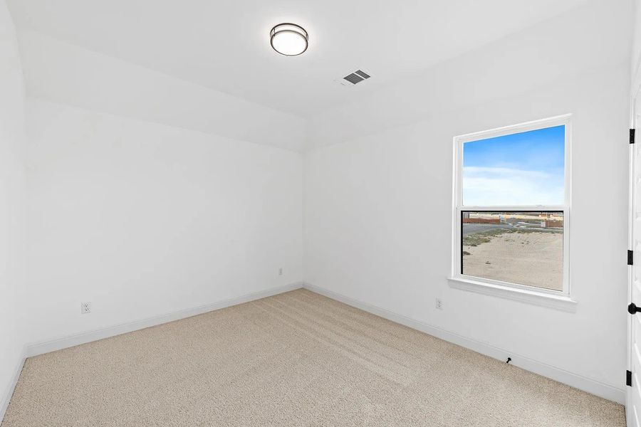 Spacious, unfurnished interior of a new home in Lariat - 70', Liberty Hill (Image 24).