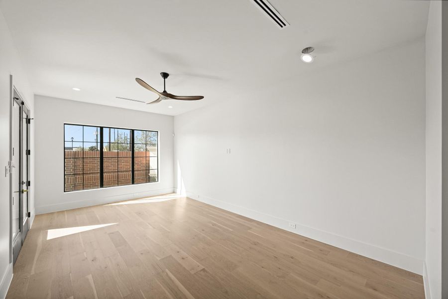 Spacious, unfurnished interior of a new home in , Sugar Land (Image 24). Spacious, unfurnished interior of a new home in , Sugar Land (Image 24).