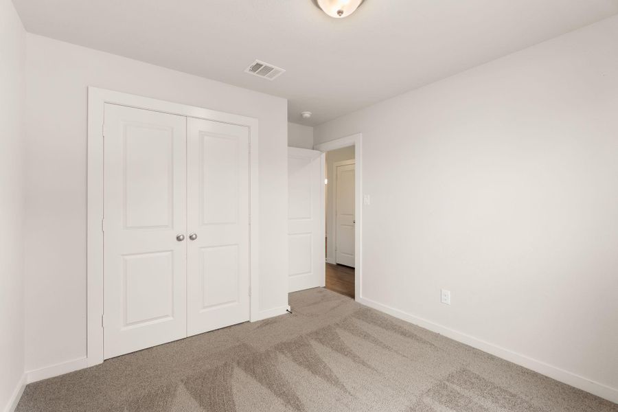 Spacious, unfurnished interior of a new home in Santa Fe, Cleveland (Image 14).