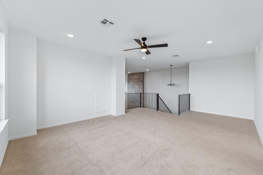 Spacious, unfurnished interior of a new home in The Hollows Canyon - 60', Lago Vista (Image 17).