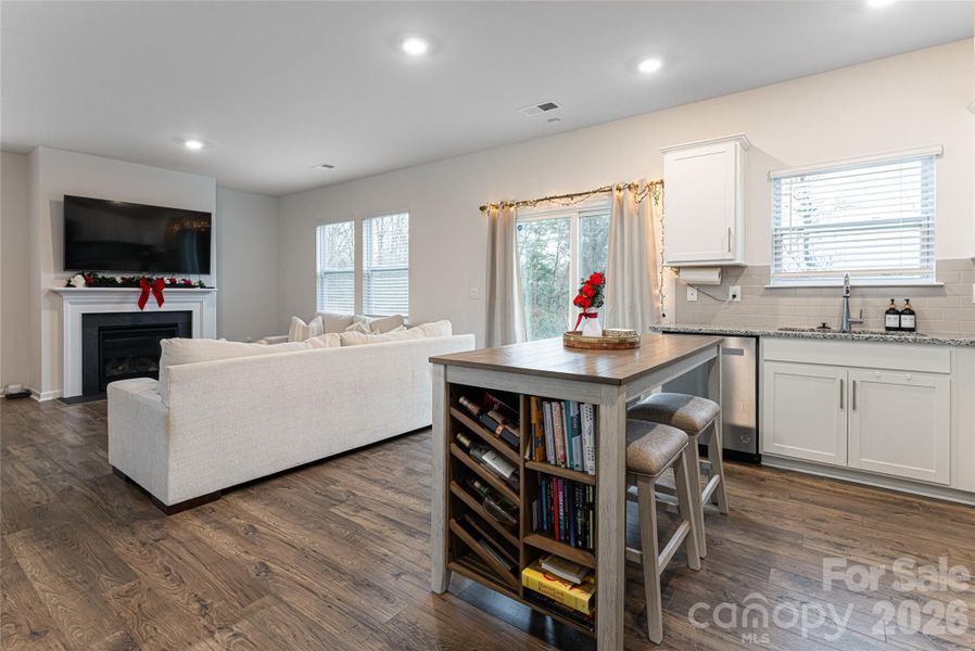 Furnished interior view inside a new home in , Arden (Image 33).